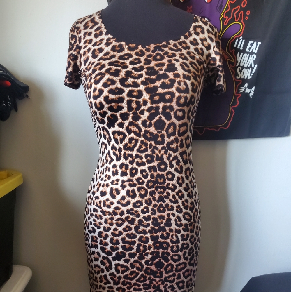 LEOPARD PRINT MAXI KNIT DRESS
